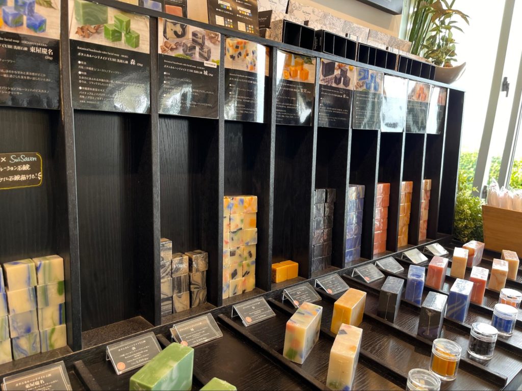 SuiSavon -首里石鹸-（スイサボン）ー”Umikaji Terrace" is just 10 minutes from the airport! Feel Okinawa at the island resort overlooking the ocean!『ウミカジテラス』空港から約10分！海を見渡すアイランドリゾートで沖縄を感じよう