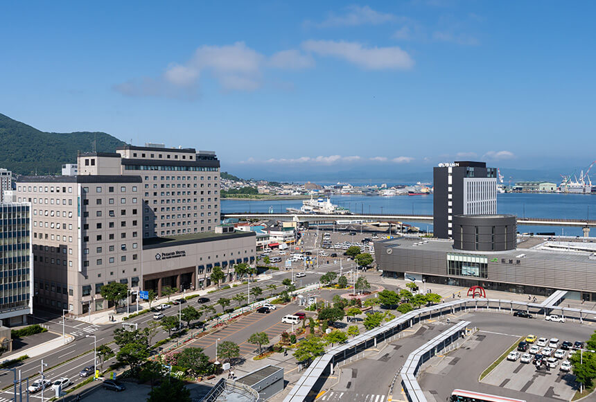 こちらのホテルは駅から徒歩1分と利便性も抜群で、観光にもビジネスにも便利です。